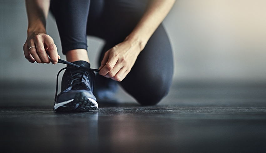 woman wearing runners